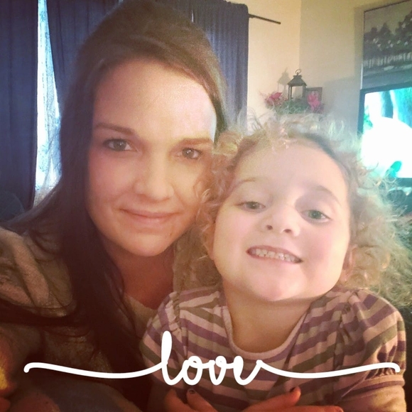 Meet your Posher, Ciara - Picture 1 of 1